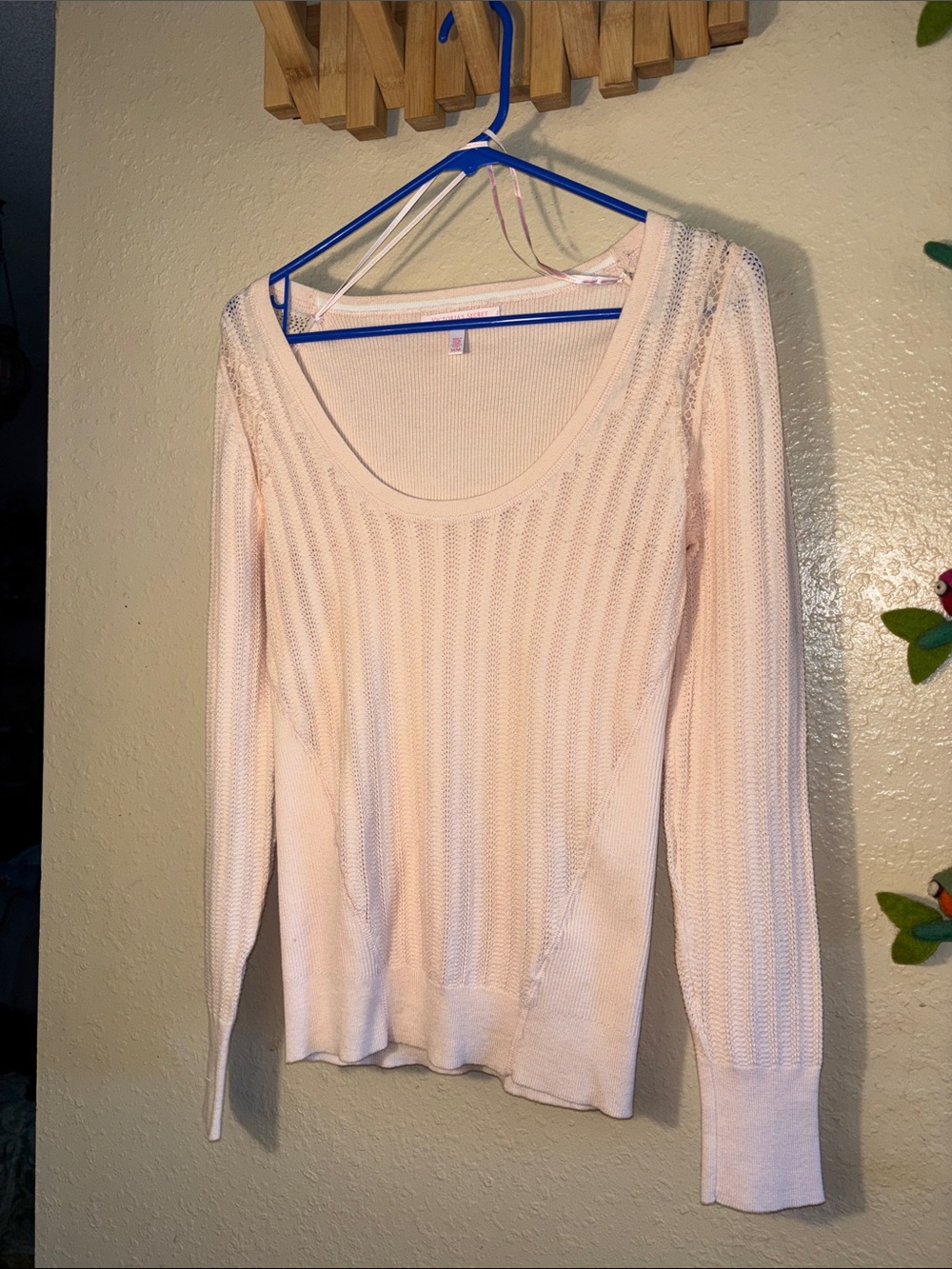Victoria's Secret light pink cream-colored ribbed scoop neck lightweight sweater